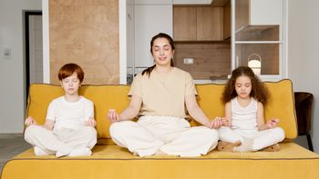 Achtsamkeit in der Erziehung: So wird dein Familienalltag entspannt und harmonisch - Foto: canva.com
