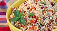 Schüssel mit Couscous Salat - Foto: canva.com